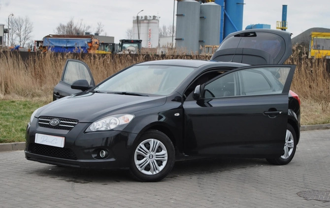 Kia Pro_cee'd cena 12900 przebieg: 213000, rok produkcji 2008 z Chojnice małe 172